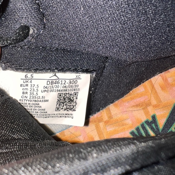 Jordan High Tops Green & Black size 6.5 kids - Picture 4 of 4